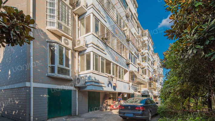 蓝天花苑外景图