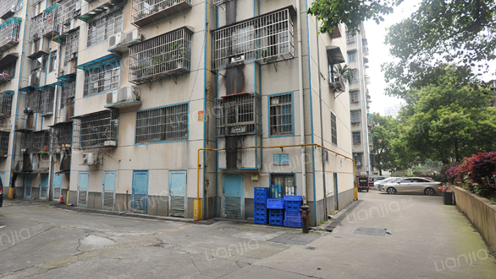 油化宿舍外景图