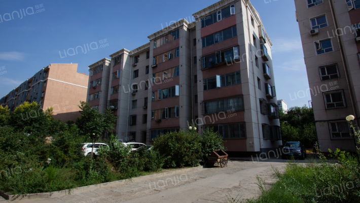 河北建筑工程学院东家属院外景图