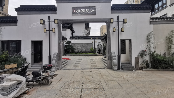 中港罗兰小镇外景图