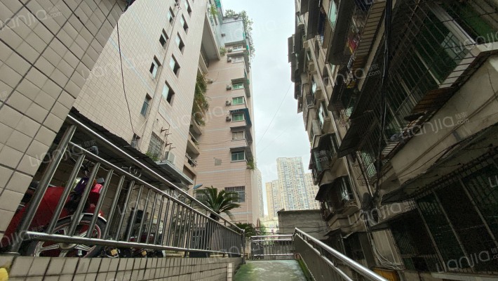 金殿公司综合楼外景图