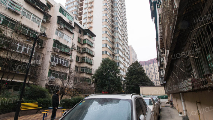 西延铁路小区外景图