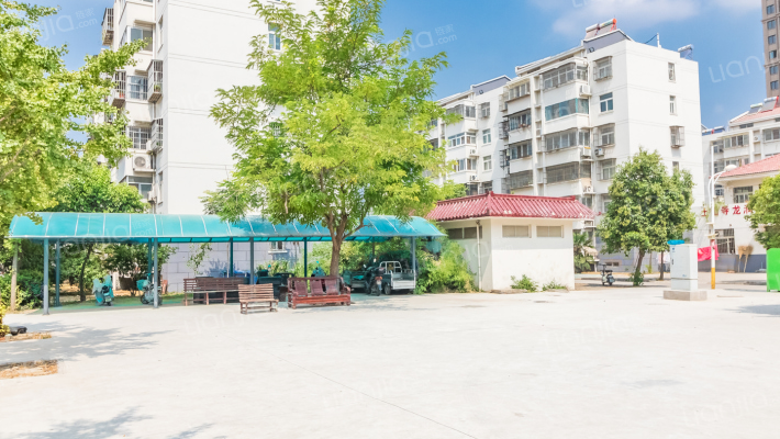 土山寺龙润小区外景图