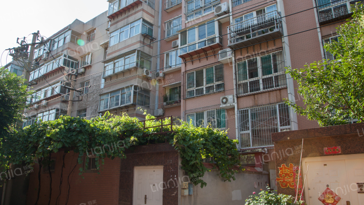 甸柳集团宿舍外景图