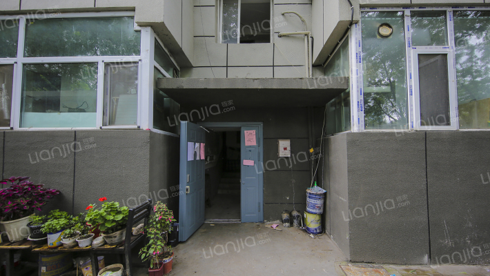 电建四小区外景图