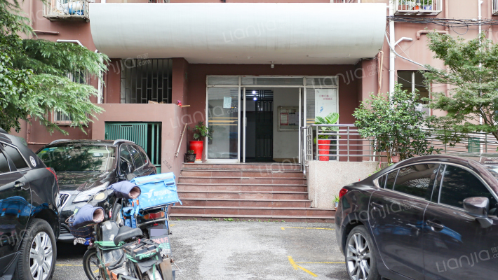 徐虹大楼外景图