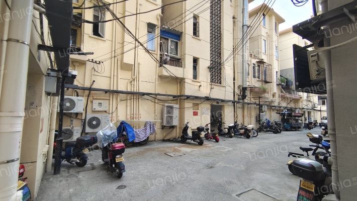 体育路222号外景图