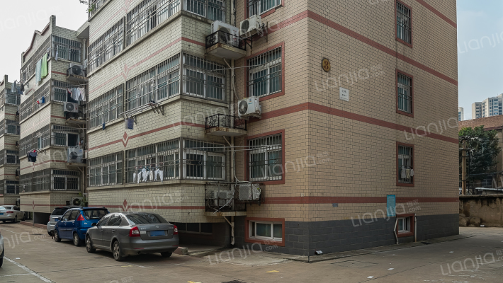 军苑小区外景图