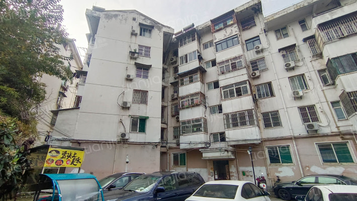 工矿厂生活区外景图