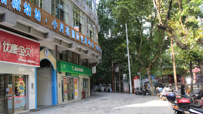 小月亮影视文化城外景图