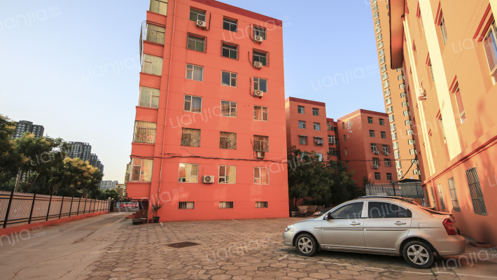 山西现代双语学校宿舍外景图