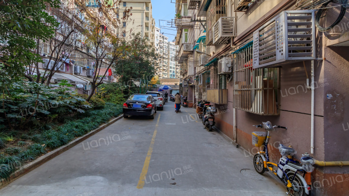 句容小区外景图