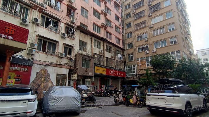 三联大厦外景图