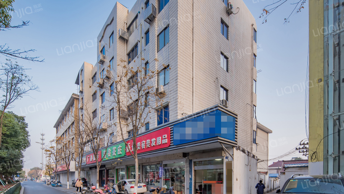 石油宿舍楼外景图