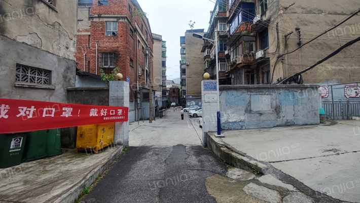 省冶建西山坡小区外景图