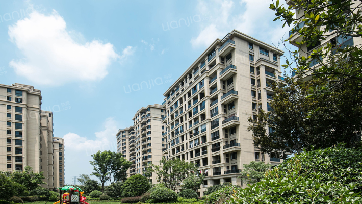 滨江稽山翡翠园外景图