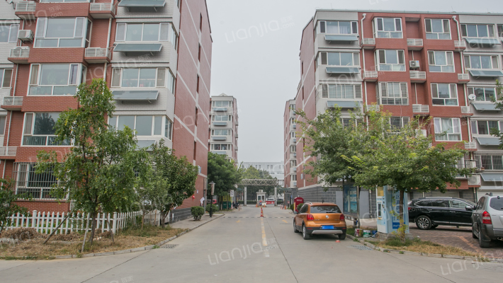 东郡绿岛外景图