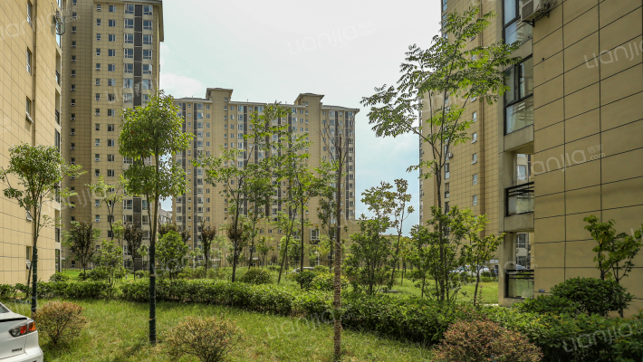 隆华小区外景图