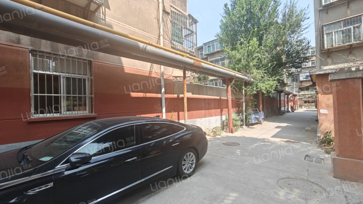 中心路东三巷外景图