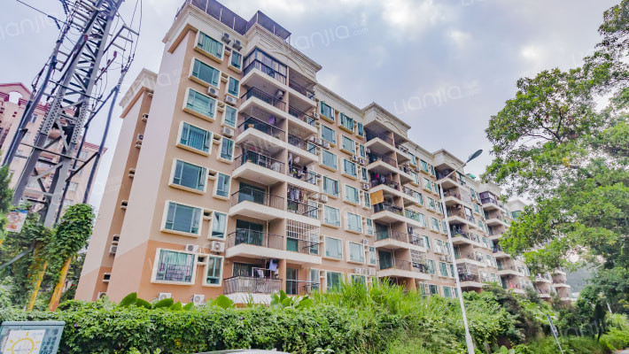 湖畔豪庭外景图