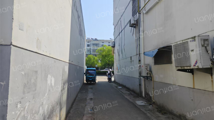 金茂商住楼外景图