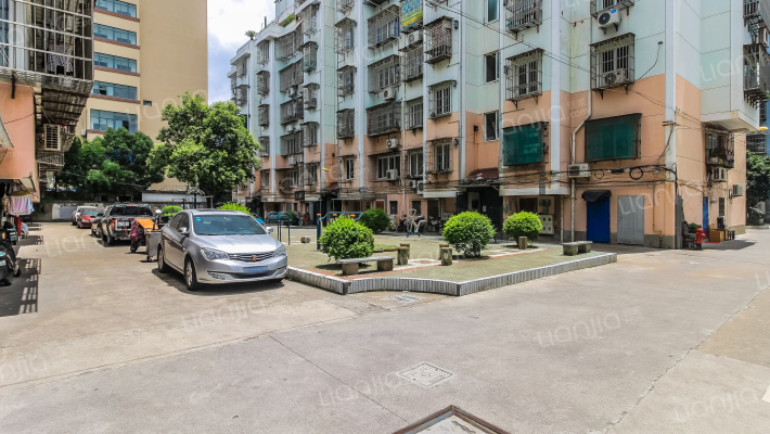 成达花园外景图