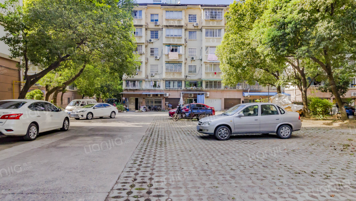 阳光花园外景图