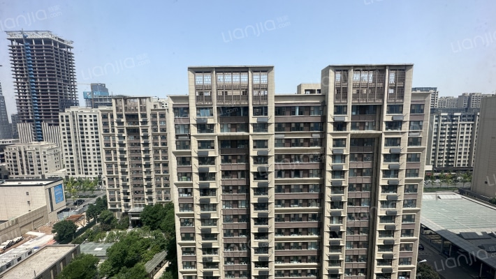 绿地IFC中央公馆B12区外景图