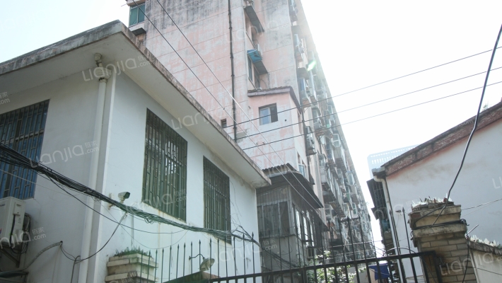 武汉市自来水公司宿舍外景图