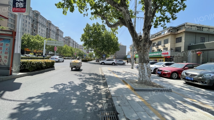 人力资源市场宿舍外景图