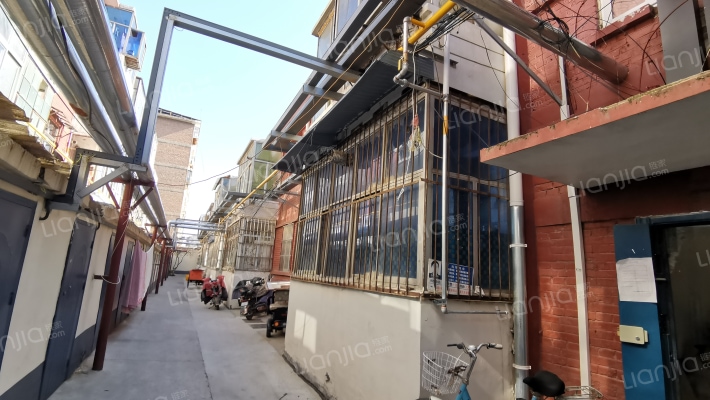 旧国税局家属楼外景图