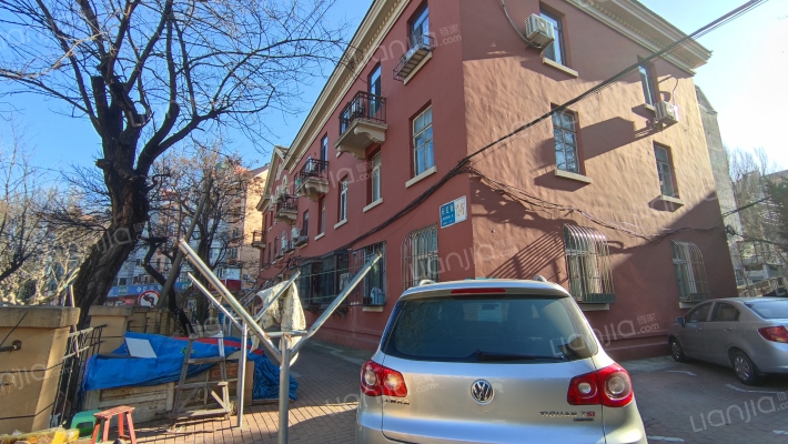 34中长红街外景图