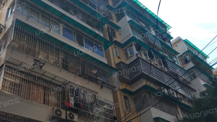 新港西路147号大院外景图