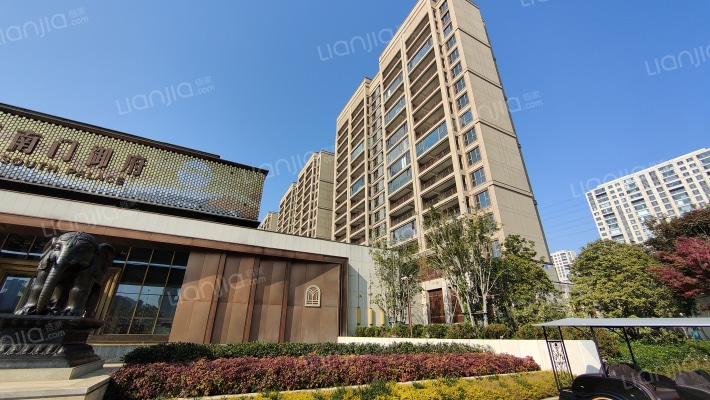 长江南门御府外景图