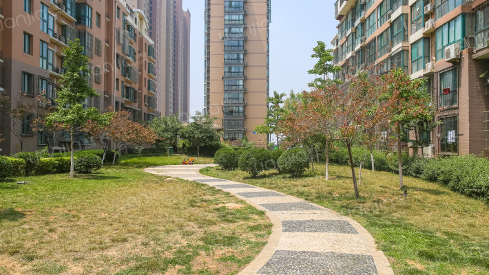 京鲁山庄外景图