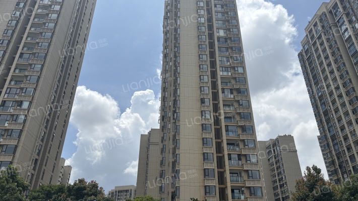 俊发空港城外景图