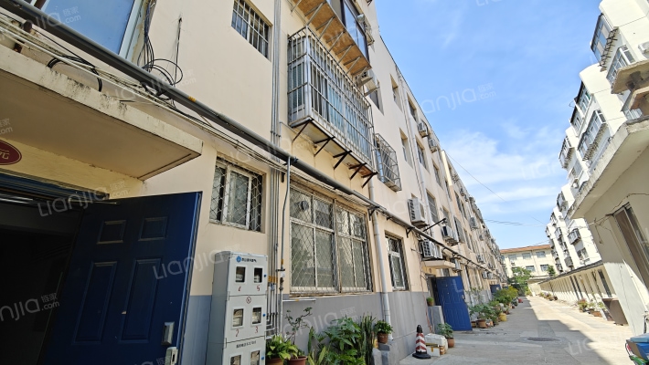 区委院内宿舍外景图