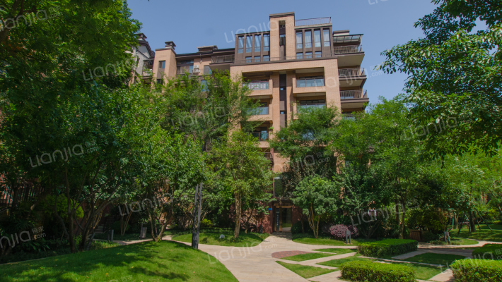 龙湖U城二组团外景图