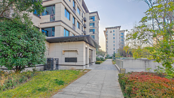 绿地城长安宫外景图