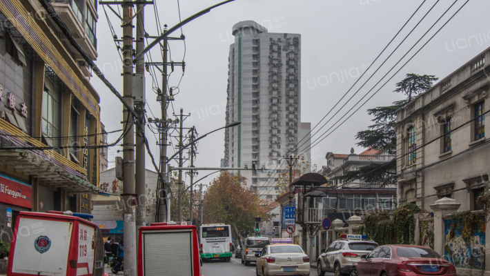 建华大厦外景图