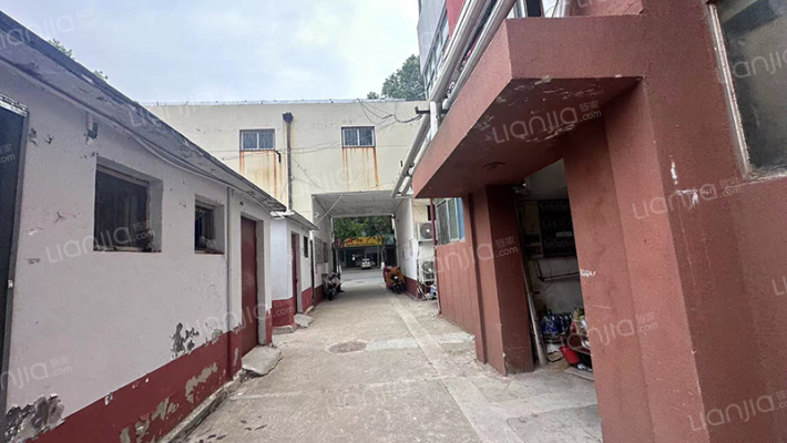 建行家属院外景图