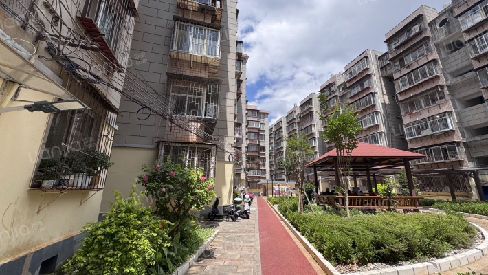 茭菱公寓外景图