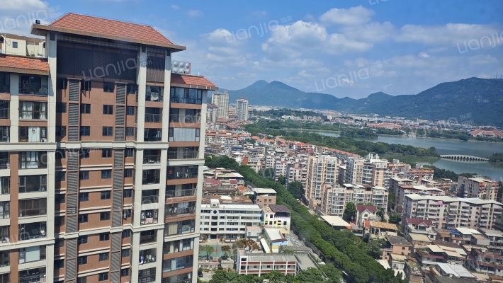 保利天汇外景图