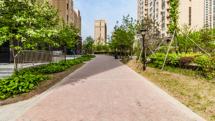 首地首城外景图