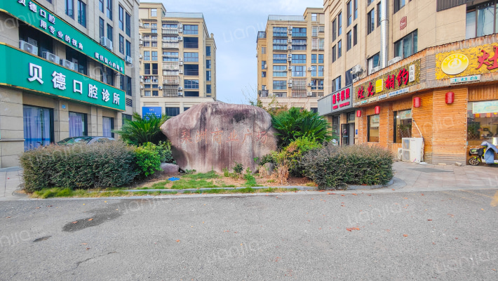 梨洲商业广场外景图