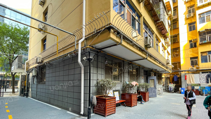 旅游学院家属院外景图