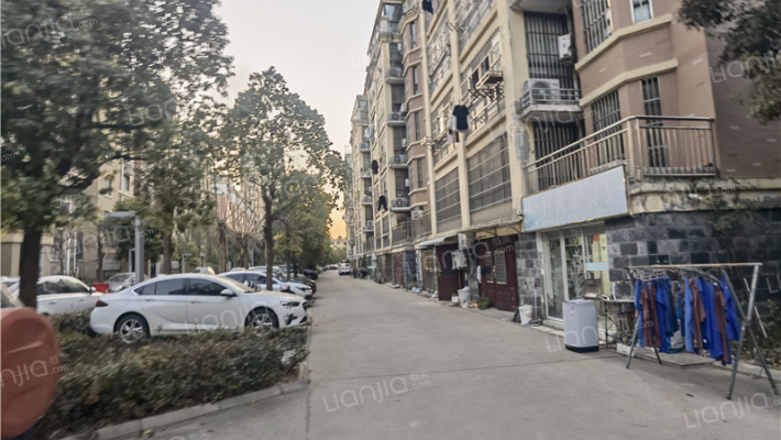 锦绣前城外景图