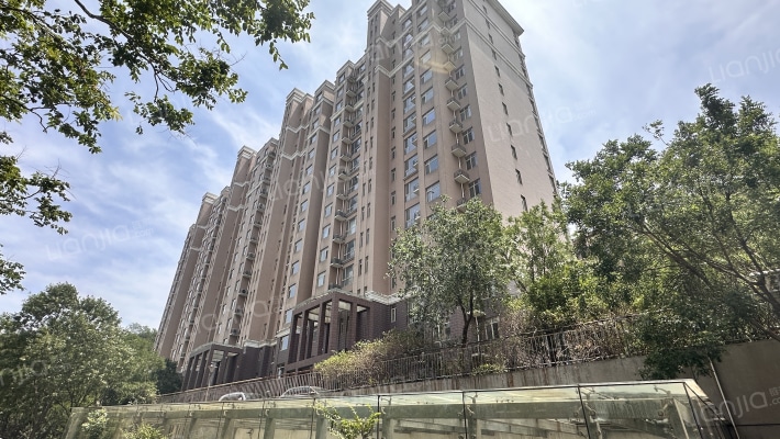 洄龙小区外景图