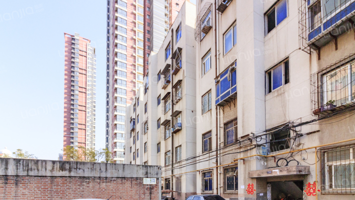 花花牛家属院外景图