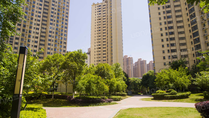 民发世界城学院派外景图